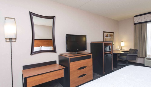 Zimmer, 1 King-Bett, barrierefrei (Hearing)