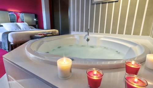 Standard-Doppel- oder -Zweibettzimmer (Jacuzzi)