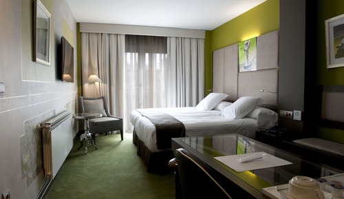 Standard-Doppel- oder -Zweibettzimmer