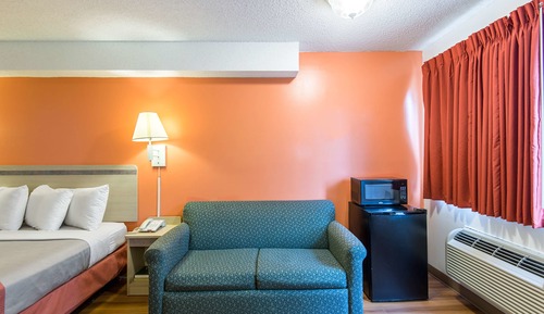 Standardzimmer, 1 King-Bett, Nichtraucher, Kühlschrank und Mikrowelle