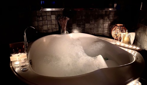 Doppelzimmer, Whirlpool