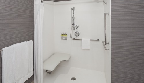 Standardzimmer, 2 Queen-Betten, barrierefrei (Communication, Roll-In Shower)
