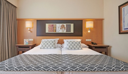 Doppelzimmer, Balkon (2 Adults + 1 Child)