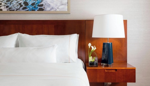 Executive-Suite, 1 Schlafzimmer, Stadtblick (Mobility Accessible, Roll-In Shower)