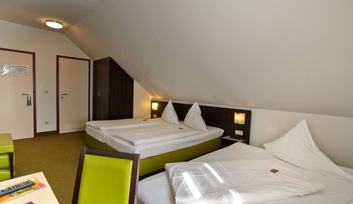 Standard-Vierbettzimmer