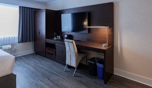 Standardzimmer, 1 Queen-Bett, barrierefrei, Kühlschrank und Mikrowelle (Refrigerator & Microwave)