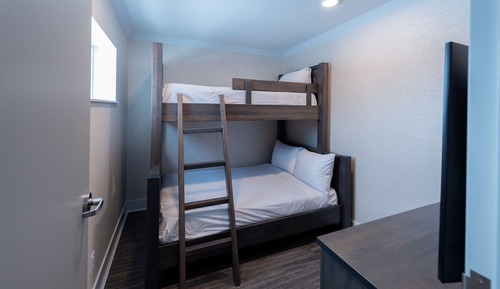Familien-Suite, Mehrere Betten, Nichtraucher, Küche (1 King and 2 Single Bunk Beds)