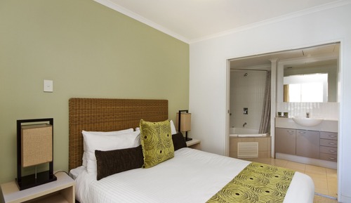 Suite, 2 Schlafzimmer (Town/Hinterland View)