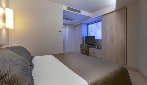 Deluxe Grand Suite with Sea View and Balcony