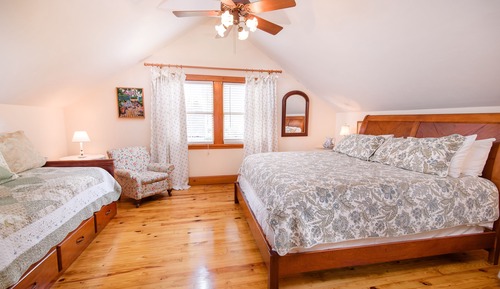 Familienapartment, Mehrere Betten, Küche, Blick auf den Innenhof