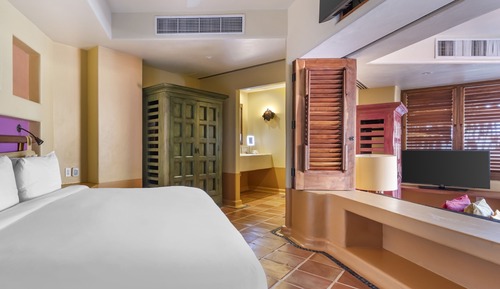 2 BEDROOM OCEAN VIEW 1 KING 1TWIN 1DOUBLE STE