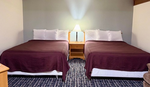 Standardzimmer, 2 Queen-Betten (Main floor)