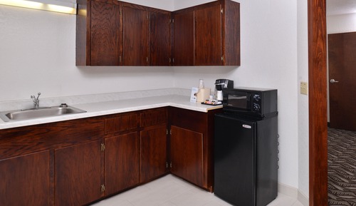 Standardzimmer, 1 King-Bett, barrierefrei (Communications, Roll In Shower)