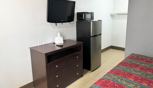Standardzimmer, 1 King-Bett, Raucher, Kühlschrank und Mikrowelle