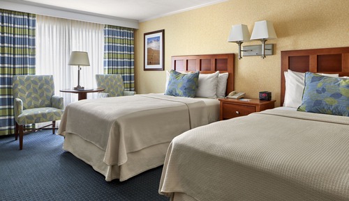 Standard-Einzelzimmer, 2 Doppelbetten (Standard Room, Two Double Beds)