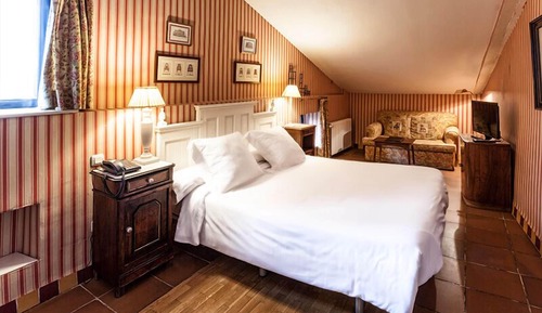 Doppelzimmer (Sillas)