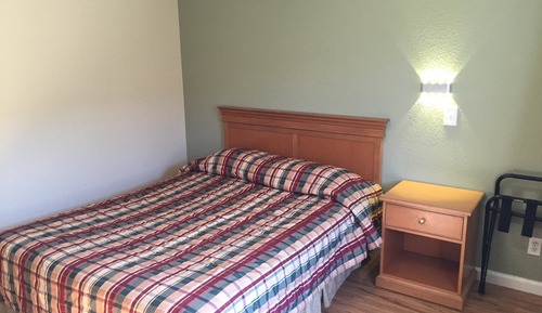 Zimmer, 1 Queen-Bett, rollstuhlgeeignete Dusche, Nichtraucher