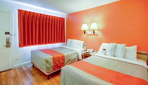 Deluxe-Zimmer, 2 Doppelbetten, Raucher, Kühlschrank und Mikrowelle