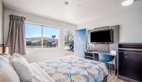 Standardzimmer, 1 Queen-Bett, Nichtraucher, Kühlschrank und Mikrowelle