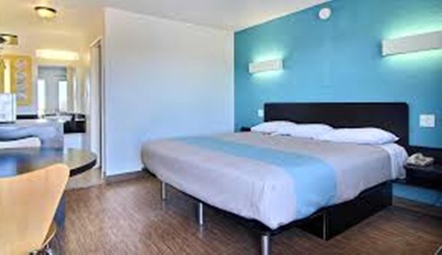 Deluxe-Zimmer, 1 King-Bett, Raucher, Kühlschrank und Mikrowelle