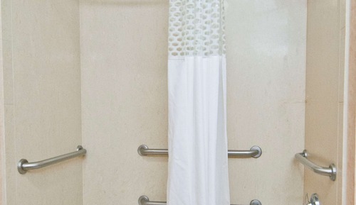 Zimmer, 1 King-Bett, barrierefrei, Badewanne