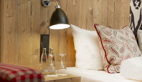 Standard-Doppel- oder -Zweibettzimmer