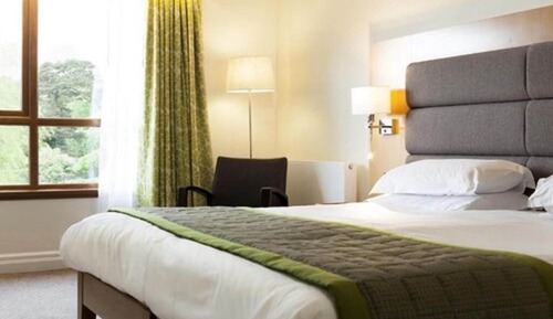 Superior-Doppel- oder -Zweibettzimmer