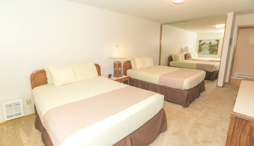 Deluxe-Zimmer, Mehrere Betten, Poolblick, Poolseite (1 Bedroom Dlx-Room 101-No Pet)