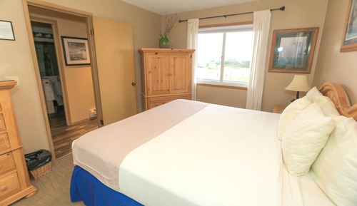 Signature-Zimmer, Mehrere Betten, Küche, Poolblick (1 Bedroom Unit- Room 205-No Pets)