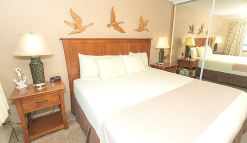 Signature-Zimmer, 1 King-Bett und Schlafsofa, Küche, Poolblick (1 Bedroom Unit- Room 109-No Pets)