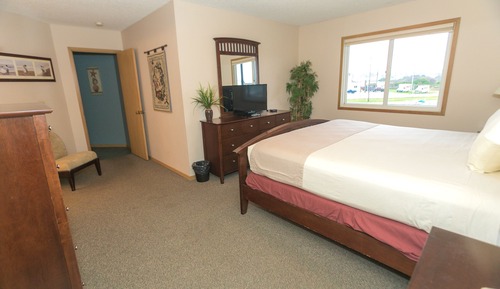 Superior-Zimmer, Mehrere Betten, Küche, Poolblick (Two Bedroom Unit- Room 207-No Pets)