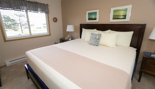 Signature-Zimmer, 1 King-Bett und Schlafsofa, Küche (1 Bedroom Unit- Room 208-Pet Friendly)