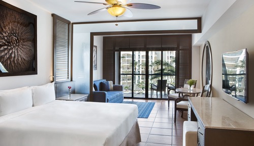 Club One Bedroom Master Suite