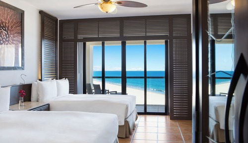 Club Deluxe Ocean Front One Bedroom Suite