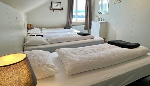 Standard-Dreibettzimmer, Gemeinschaftsbad