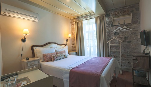 Standard-Doppel- oder -Zweibettzimmer