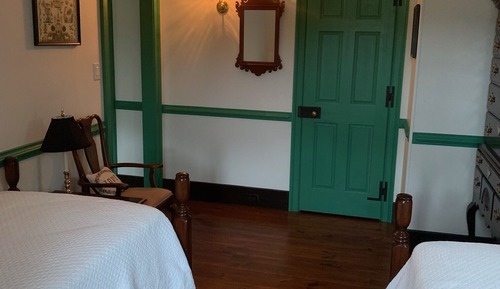 Zweibettzimmer, 2 Einzelbetten, eigenes Bad (Green Room)