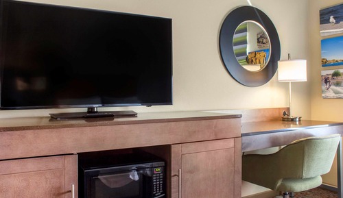 Zimmer, 2 Queen-Betten, barrierefrei, Badewanne