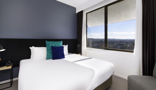 Studio (1 King Bed or 2 Twin Beds)