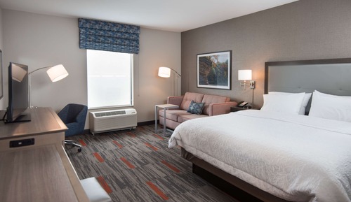 Zimmer, 1 King-Bett, barrierefrei, Nichtraucher (Hearing & Rollin Shower)