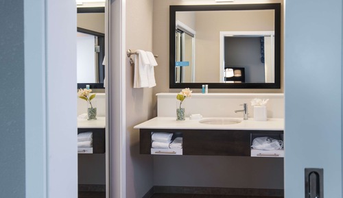 Standardzimmer, 2 Queen-Betten, Badewanne (Hearing)