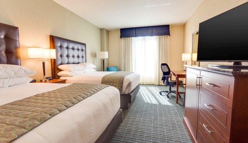 Deluxe-Zimmer, 2 Queen-Betten, barrierefrei (Hearing Accessible, Roll in Shower)