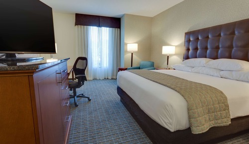 Deluxe-Zimmer, 1 King-Bett, Kühlschrank und Mikrowelle (Upper Floor, Oversized Room)