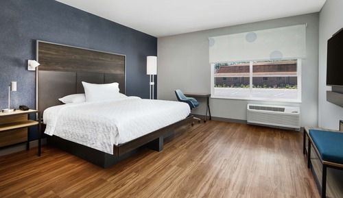 Zimmer, 1 King-Bett, barrierefrei (Hearing, Roll-In Shower)