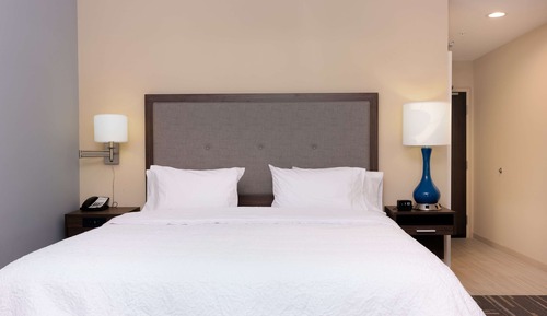 Zimmer, 1 King-Bett, barrierefrei, Badewanne (Mobility & Hearing)