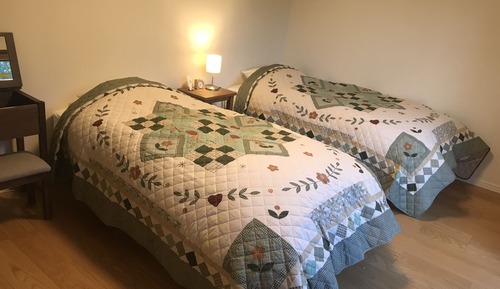 Deluxe-Zweibettzimmer, Gemeinschaftsbad (with Double Deck Bed / Self Check-In)