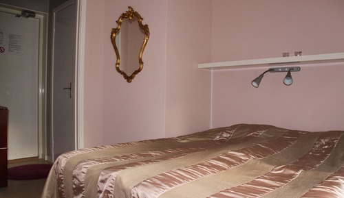 Doppelzimmer, 1 Doppelbett oder 2 Einzelbetten, eigenes Bad