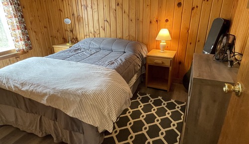 Comfort-Ferienhütte, 2 Doppelbetten, Nichtraucher (Grandpa Jim's Cabin)