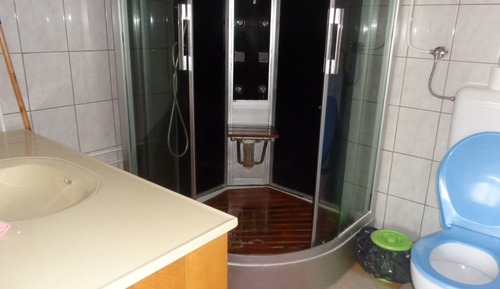 Familienapartment, zum Garten hin