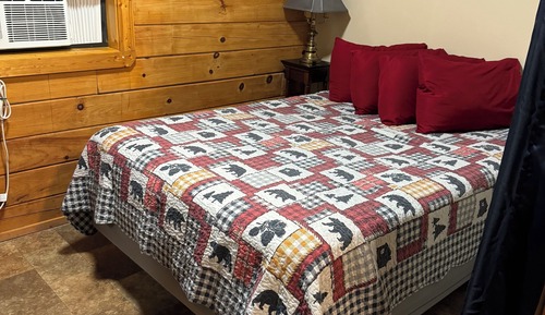 Basic-Ferienhütte, 1 Schlafzimmer (Bear Crossing at Ponderosa)